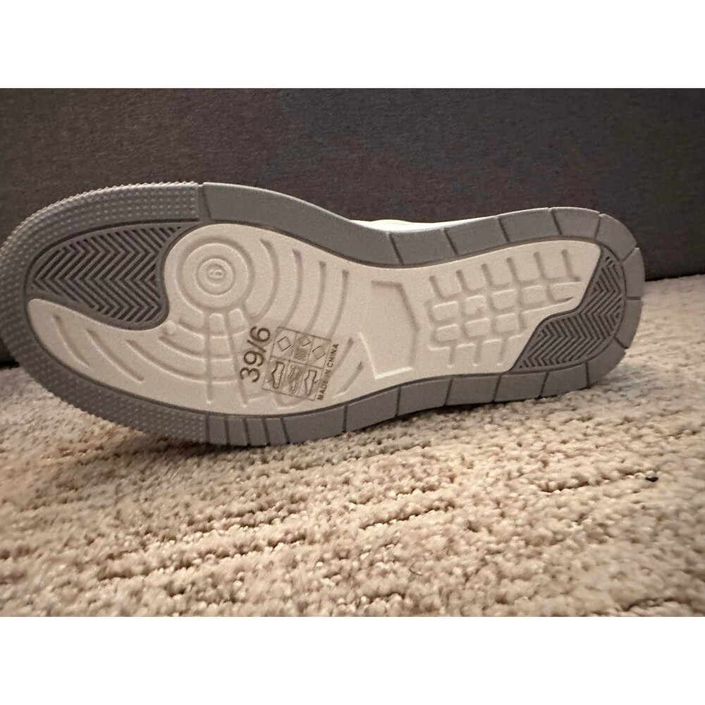 PrettyLittleThing White Contrast Sole Chunky Platform Trainers US Size 8 NWT - Picture 7 of 7